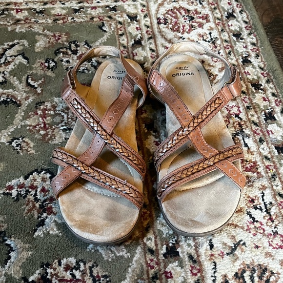 Earth origins Brown Sandals - Picture 2 of 4